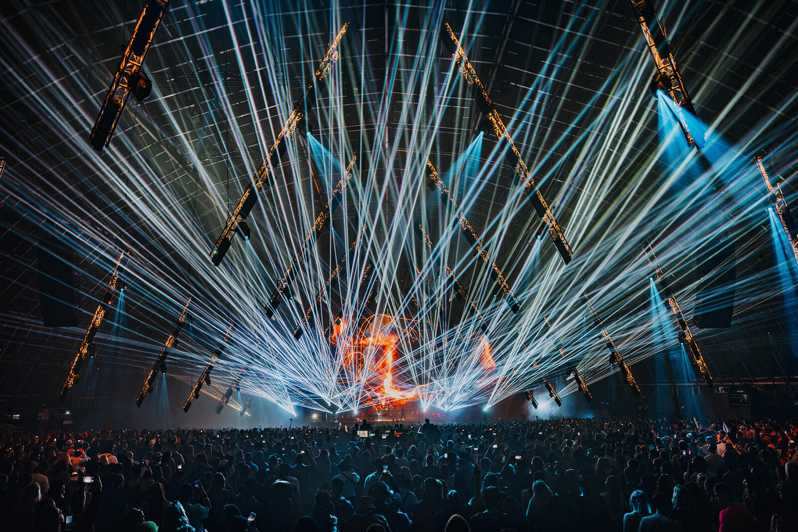 Laser fan over the crowd, Faithless at Creamfields 2026