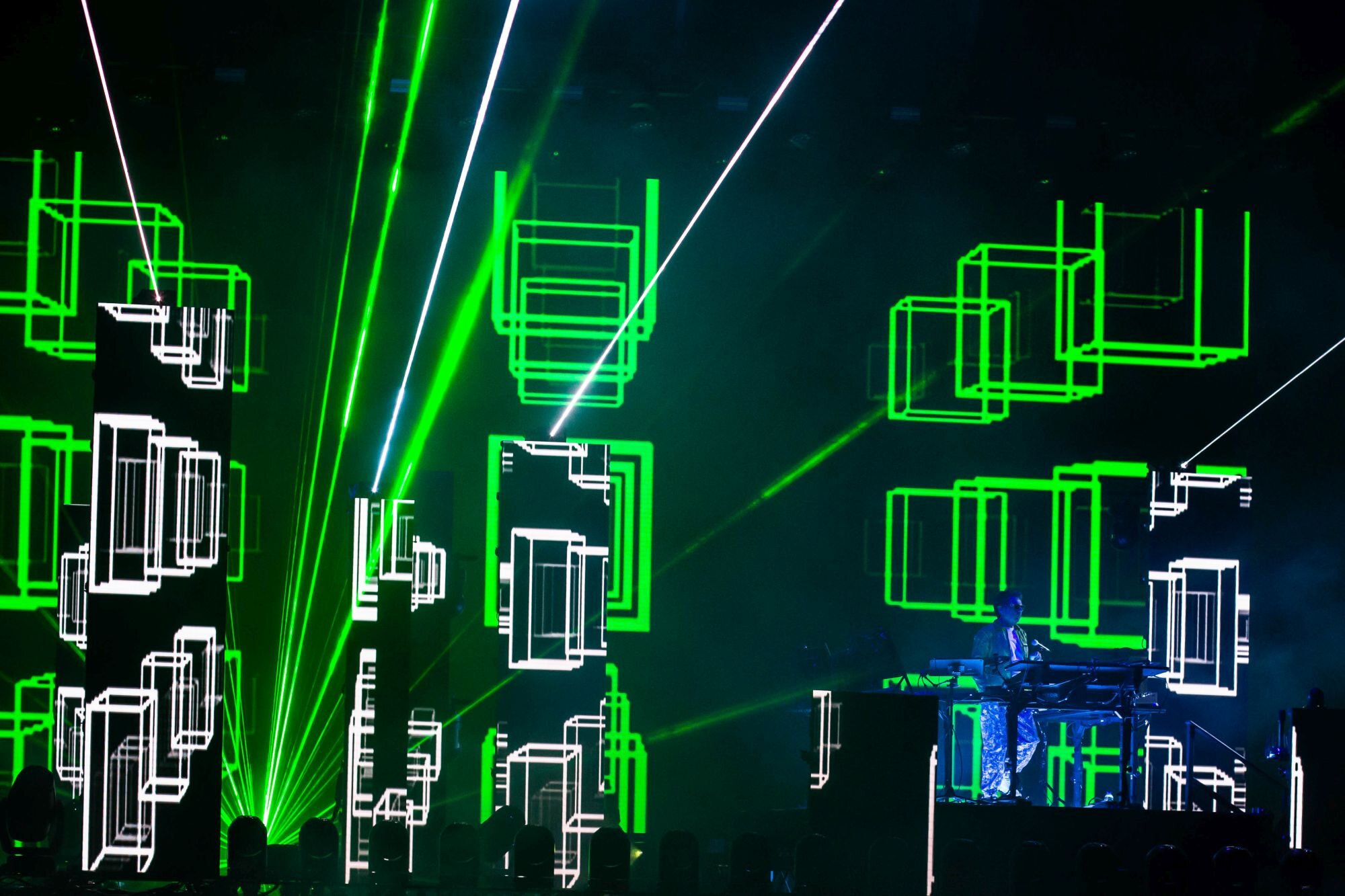 Green laser cubes and beams